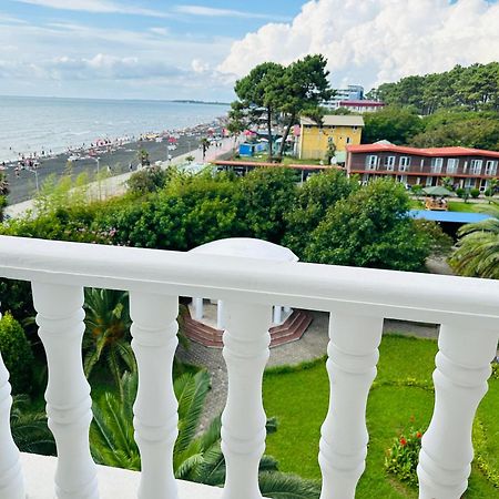 Claude Monet Beach Hotel Ureki Exterior photo