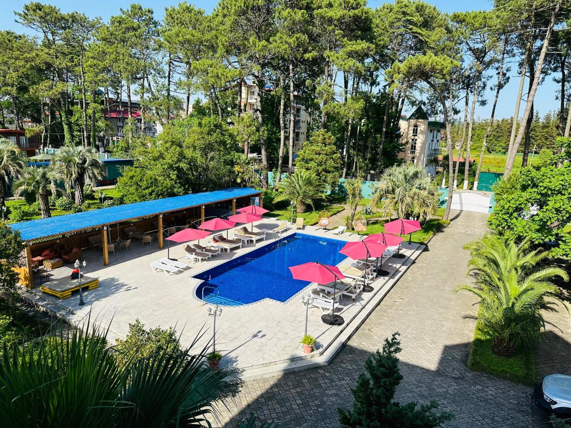 Claude Monet Beach Hotel Ureki Exterior photo