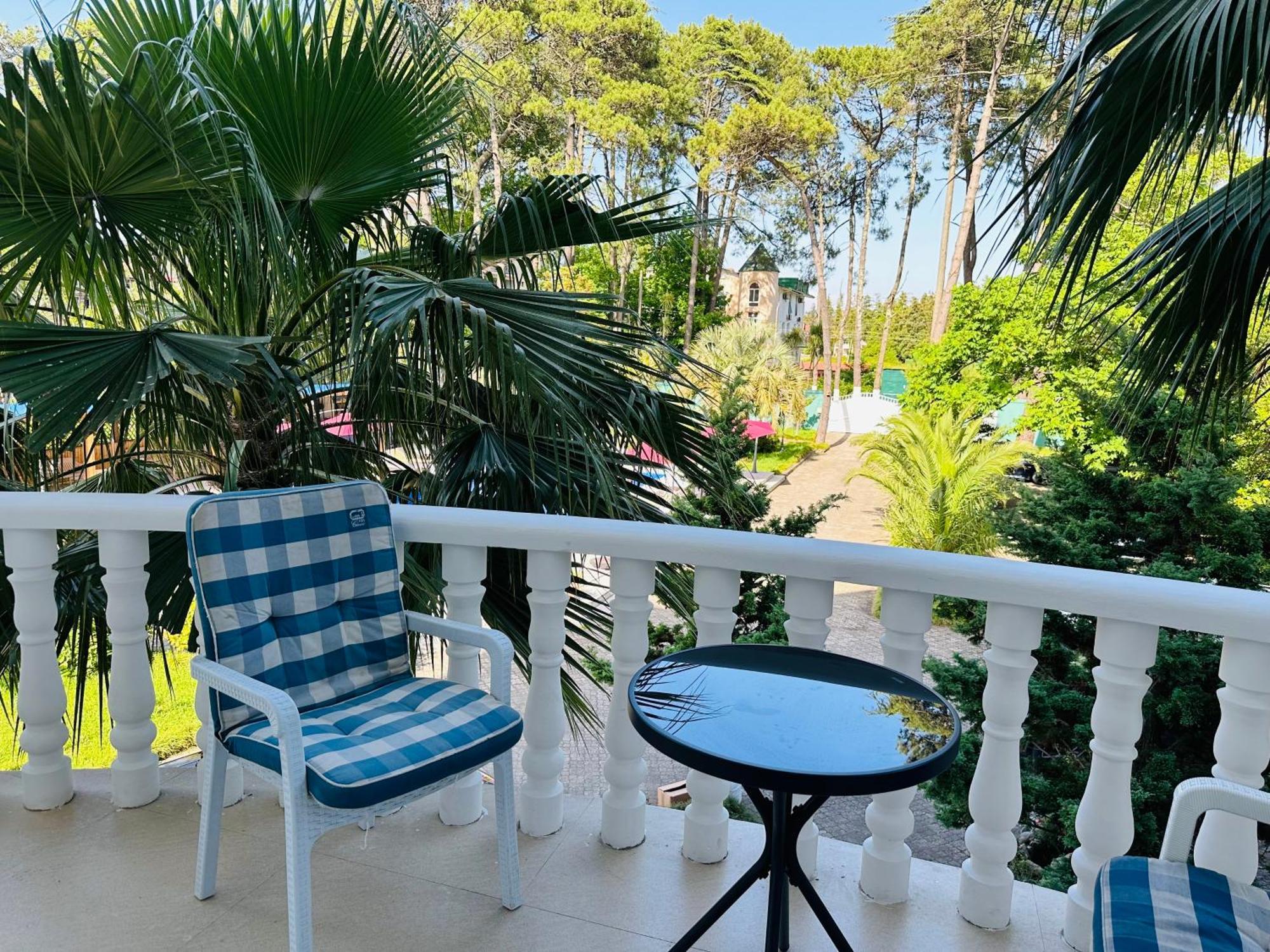 Claude Monet Beach Hotel Ureki Exterior photo