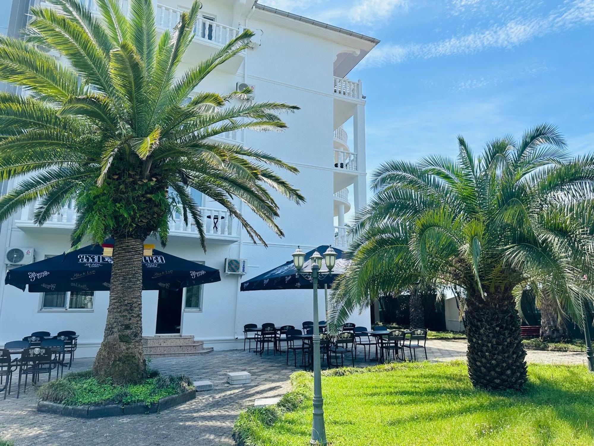 Claude Monet Beach Hotel Ureki Exterior photo