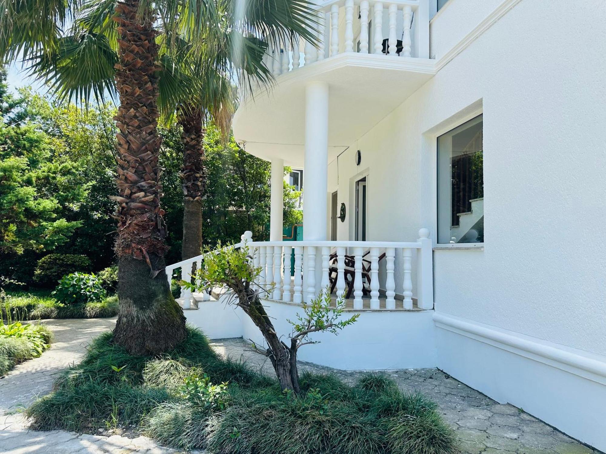 Claude Monet Beach Hotel Ureki Exterior photo