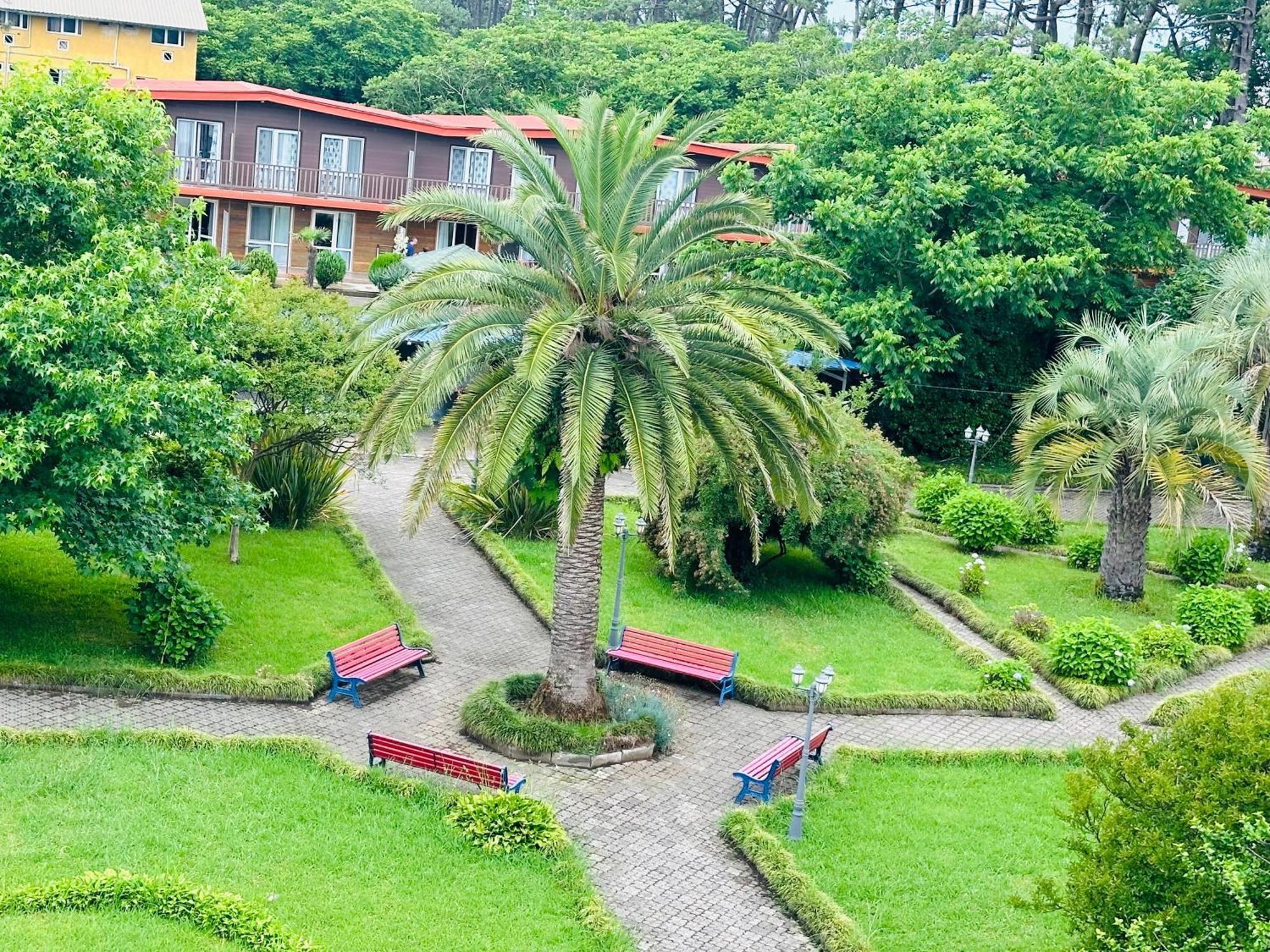 Claude Monet Beach Hotel Ureki Exterior photo