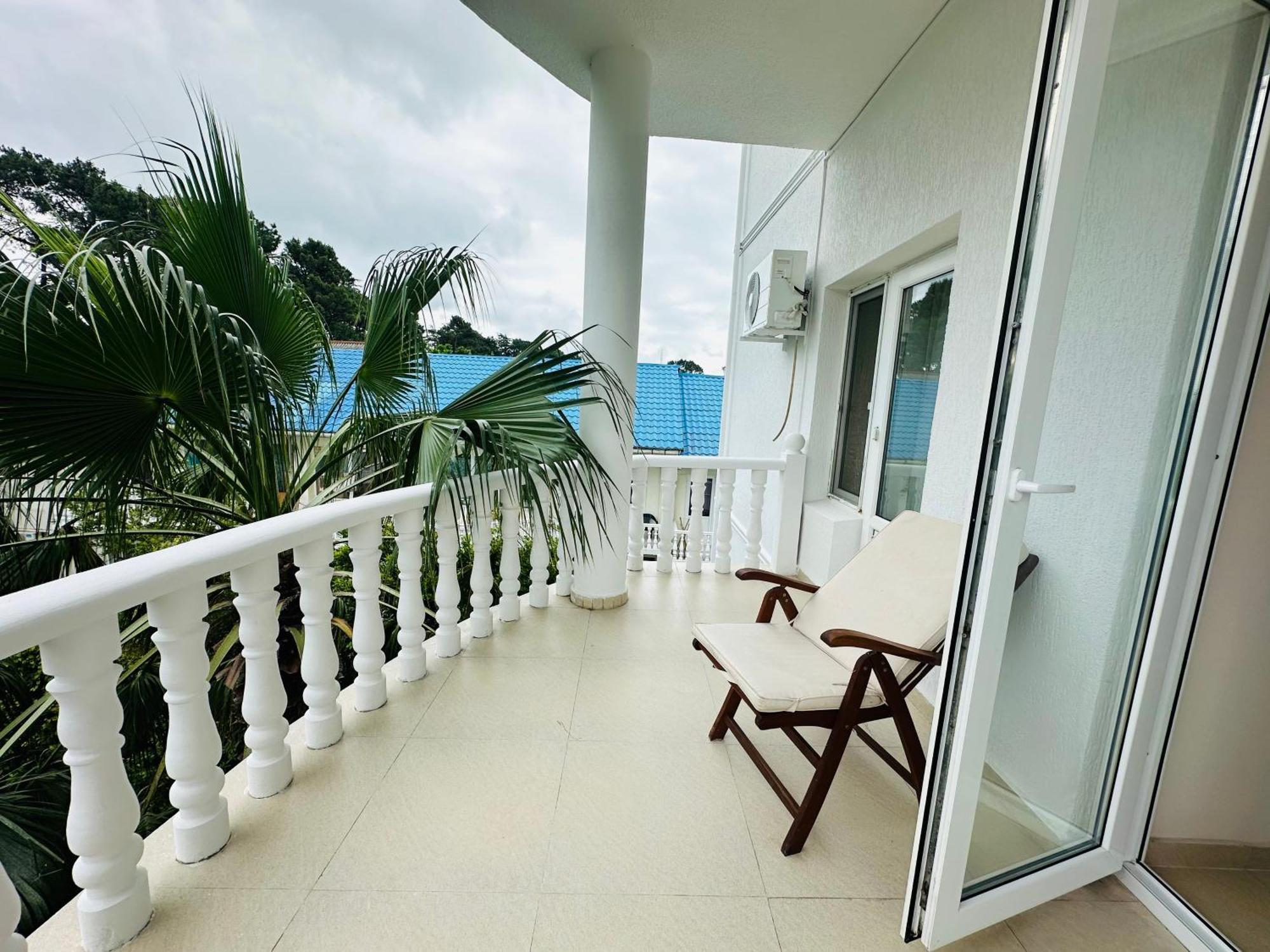 Claude Monet Beach Hotel Ureki Exterior photo